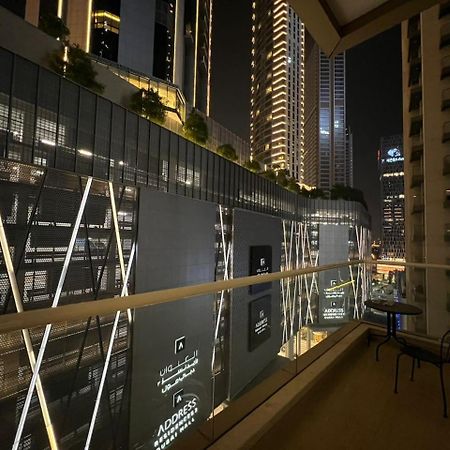 Downtown Holiday'S - 1 Min To Dubai Mall & Burj Khalifa Hostel Buitenkant foto