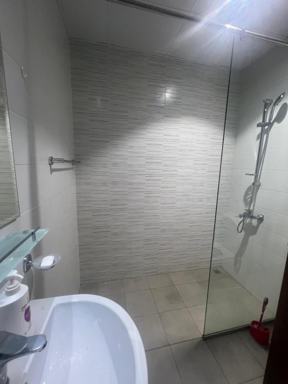 Downtown Holiday'S - 1 Min To Dubai Mall & Burj Khalifa Hostel Buitenkant foto
