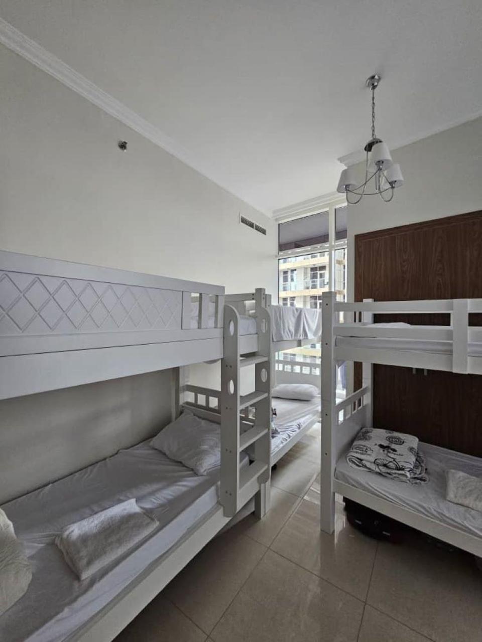 Downtown Holiday'S - 1 Min To Dubai Mall & Burj Khalifa Hostel Buitenkant foto