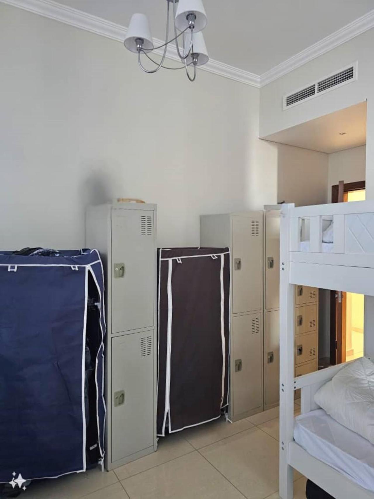 Downtown Holiday'S - 1 Min To Dubai Mall & Burj Khalifa Hostel Buitenkant foto